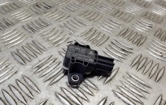 Audi TT TTS Mk2 Airbag deployment crash/impact sensor 8P0955557