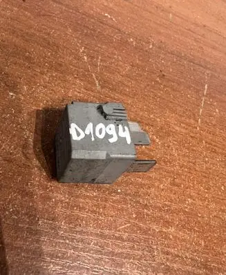 Mercedes-Benz A W169 Other relay A0025422619 D1094