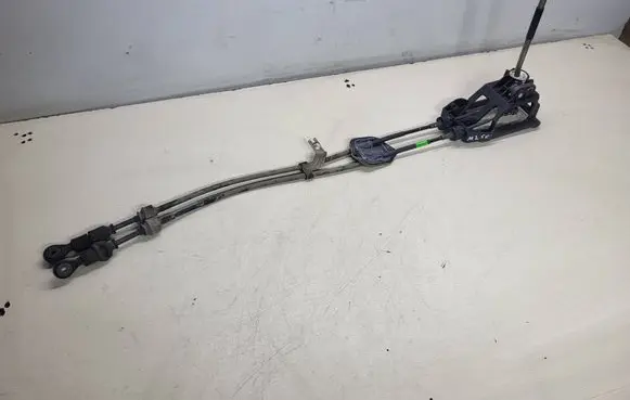 Toyota Aygo AB10 Gear shifter/selector 335300H010