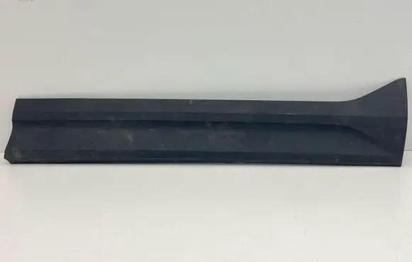 Volvo XC40 Front door trim (molding) 32409185