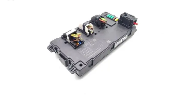 BMW 3 E90 E91 Fuse module 9279823 61.35-9279823-01 A2C30450106-00