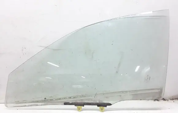 Mitsubishi Lancer Front door window glass four-door