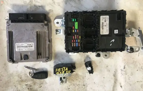 Ford Fiesta Engine ECU kit and lock set 0261S18588