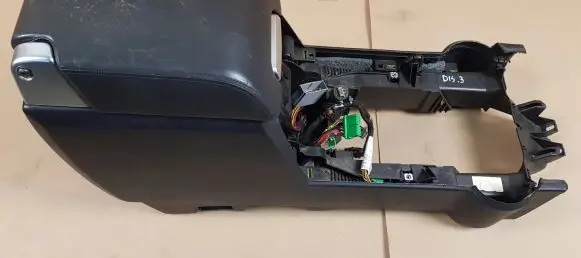 Land Rover Discovery 3 - LR3 Center console