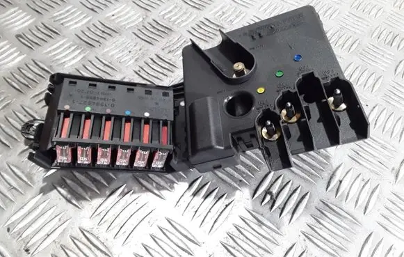 Mercedes-Benz E W211 Fuse module A2119820402