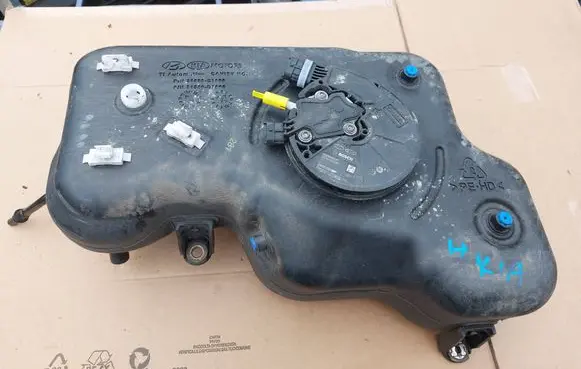 Hyundai Tucson TL AdBlue liquid reservoir 31550D3900 31550D7900