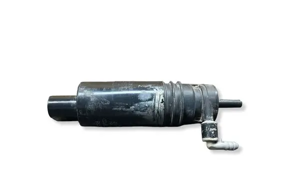 Volvo XC70 Windscreen/windshield washer pump 30655138