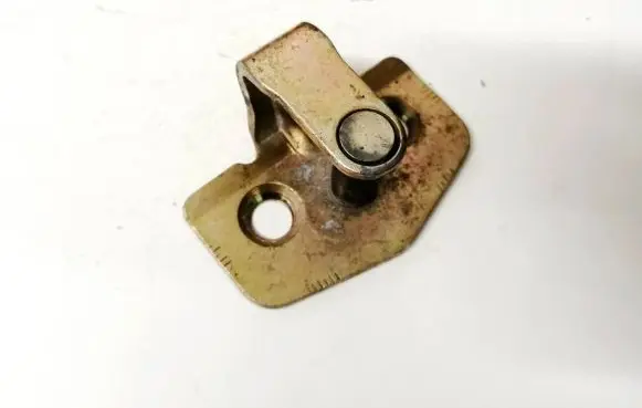 Opel Astra G Front door lock loop/hook striker 