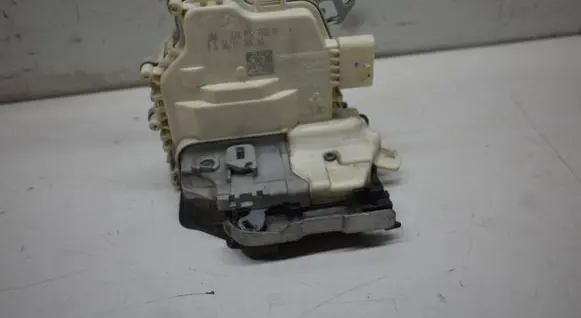 Audi A6 S6 C7 4G Front door lock 8J1837016D