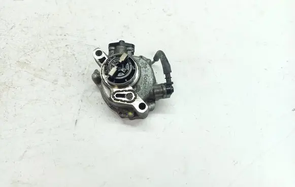 Ford Focus Vacuum pump 9804021880