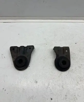Hyundai Santa Fe Radiator mount bracket 