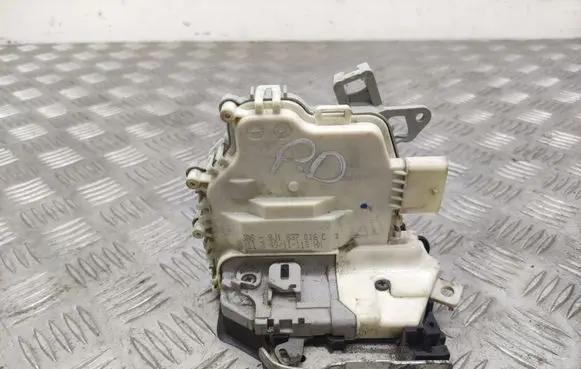 Audi A4 S4 B8 8K Front door lock 8J1837016