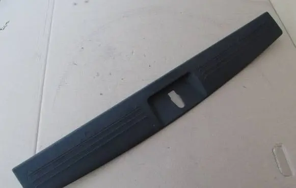 Dodge Nitro Trunk/boot sill cover protection 5KG79TRMAA H7857