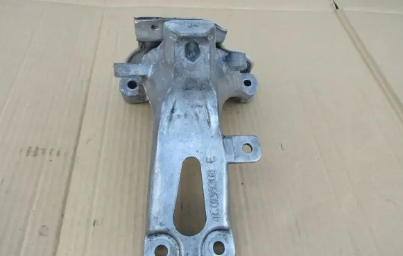Audi A6 S6 C7 4G Engine mounting bracket 4G0199308E