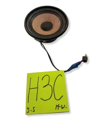 Mercedes-Benz E W124 Panel speaker A0018201002