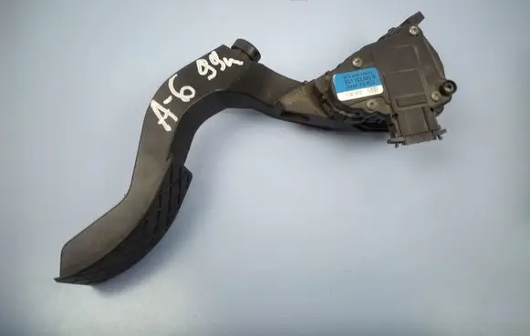Audi A6 S6 C5 4B Accelerator throttle pedal 8D1723523N
