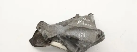 BMW 1 E81 E87 Engine mounting bracket 6764574