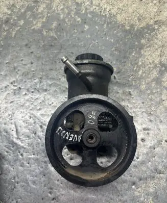 Toyota Avensis T250 Power steering pump