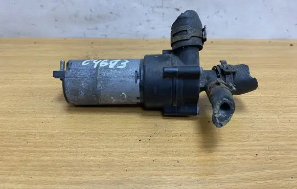 Mercedes-Benz E W210 Water pump 0018353564 C4693