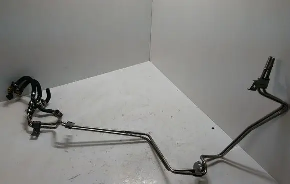Volvo S60 Fuel line pipe