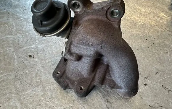 Nissan Juke I F15 EGR valve line/pipe/hose