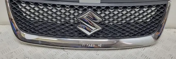 Suzuki Grand Vitara II Front bumper upper radiator grill 7174365J0
