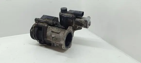 Volkswagen Caddy Throttle valve 03G129637A