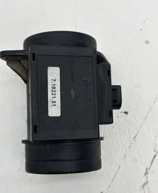 Volkswagen Multivan T4 Mass air flow meter 71822151
