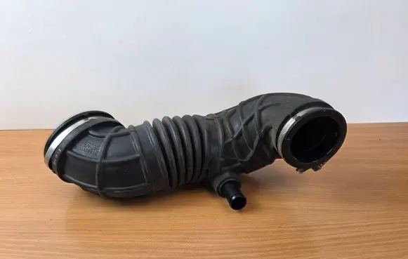 Opel Antara Air intake hose/pipe 20998611