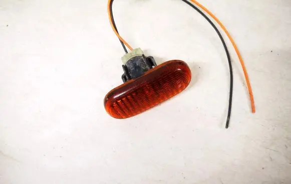 Renault Scenic I Front fender indicator light 7700822136