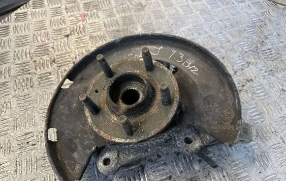 Opel Astra J Front wheel hub
