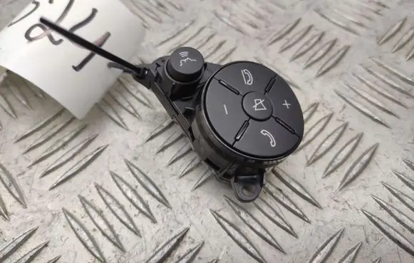 Mercedes-Benz E C207 W207 Steering wheel buttons/switches A2048210051