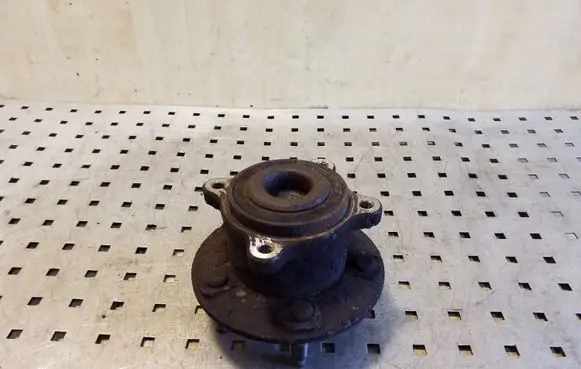 Opel Zafira C Rear wheel hub
