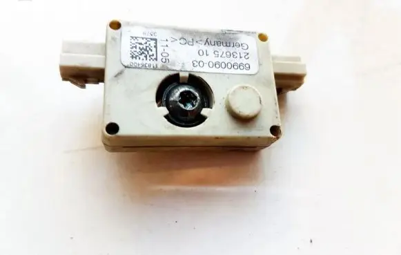 BMW 3 E90 E91 Antenna control unit 699009003 6990090-03