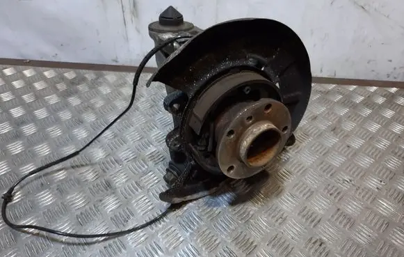 BMW X5 E70 Rear wheel hub 6770984