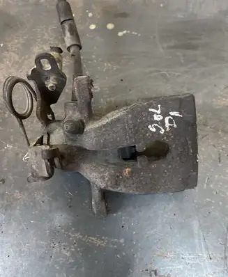 Ford Kuga I Rear brake caliper