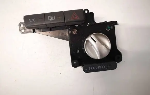 Toyota Yaris Hazard light switch 758294