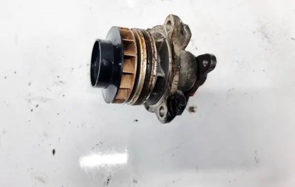 Nissan Qashqai Water pump 8200332040