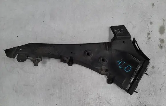 Front bumper mounting bracket