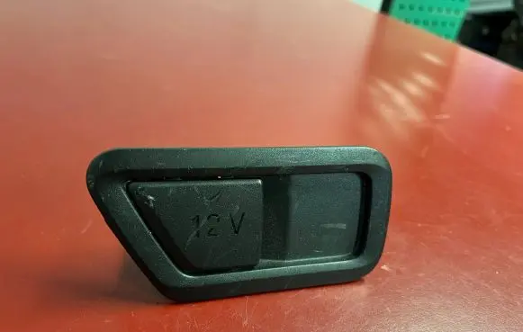 BMW X7 G07 12 V Socket (rear) 186104731