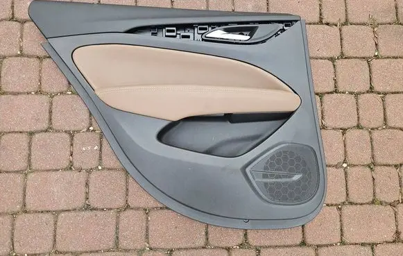Opel Insignia B Coupe rear side trim panel 39215451-