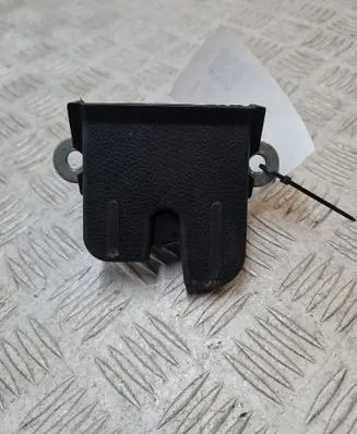 Volkswagen Golf VII Loading door lock 
