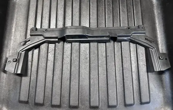 Land Rover Discovery 5 Radiator trim HY328A303A