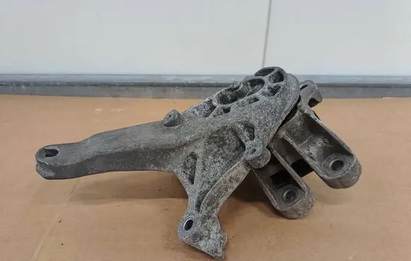 Mini One - Cooper Coupe R56 Gearbox mounting bracket 6788663 6784355