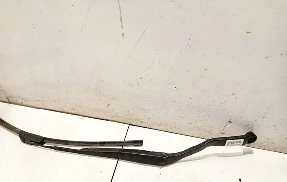 Nissan Murano Z50 Front wiper blade arm