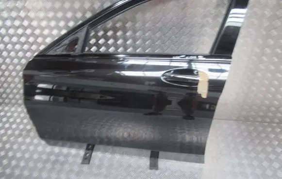 Mercedes-Benz C W205 Front door 