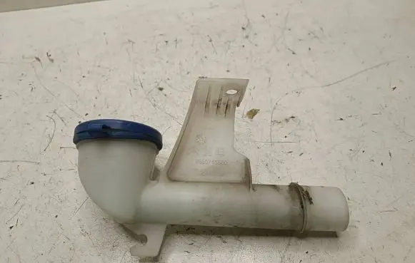 Peugeot 308 Window washer liquid tank fill tube 9800715580