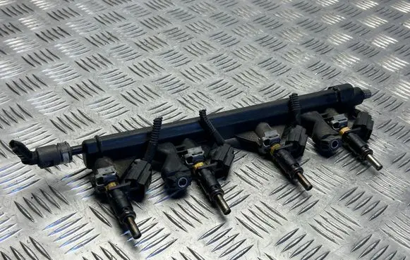Peugeot 3008 I Fuel injectors set 7575645