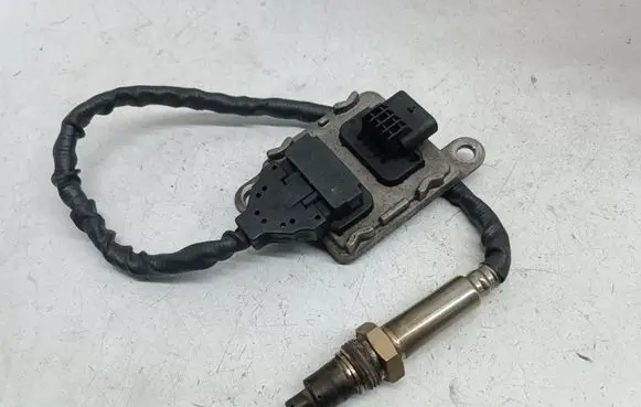 Mercedes-Benz E W213 Lambda probe sensor A0009054704 5WK97381 0009054704