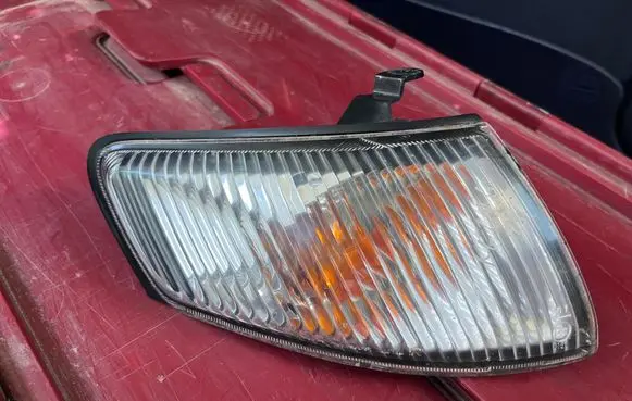 Mazda 626 Front indicator light 21061822 12V21W
